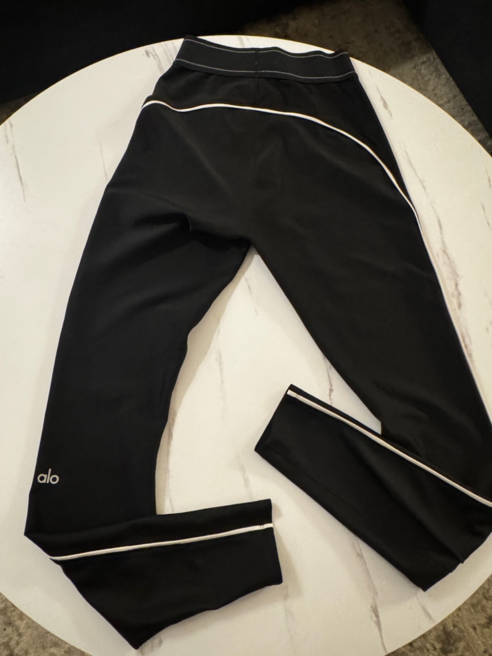Alo Airlift High-Waist Suit Up Legging - Picture 3 of 8